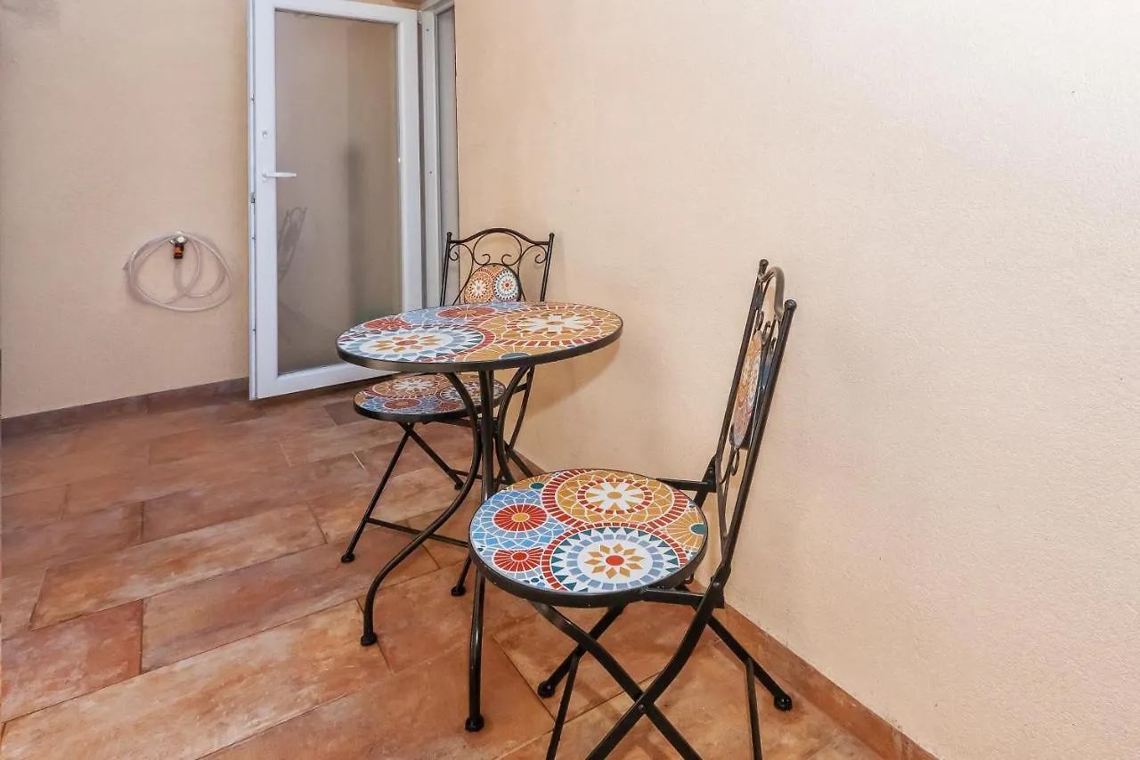 Apartment Sweet Rooms Luri Split