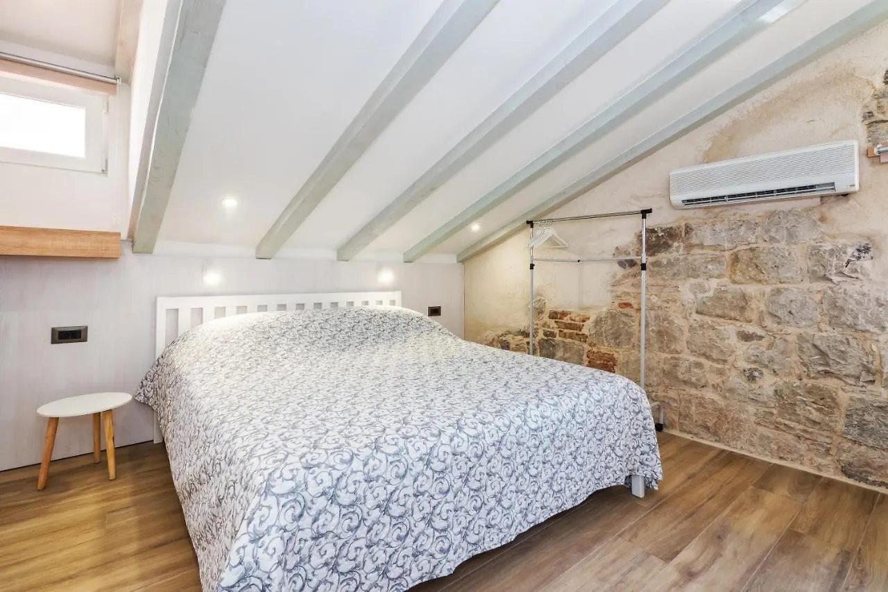 Sweet Rooms Luri Split Apartment