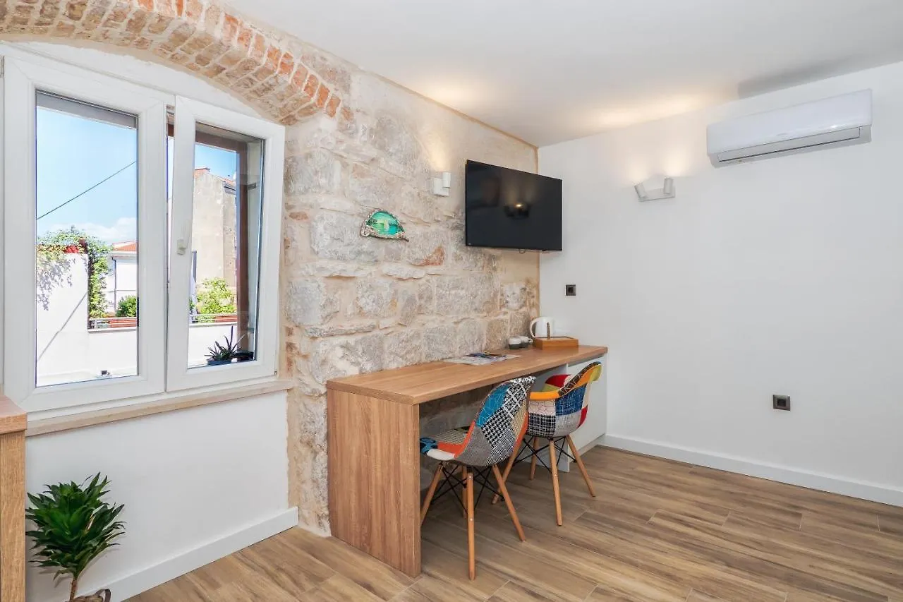 Apartment Sweet Rooms Luri Split