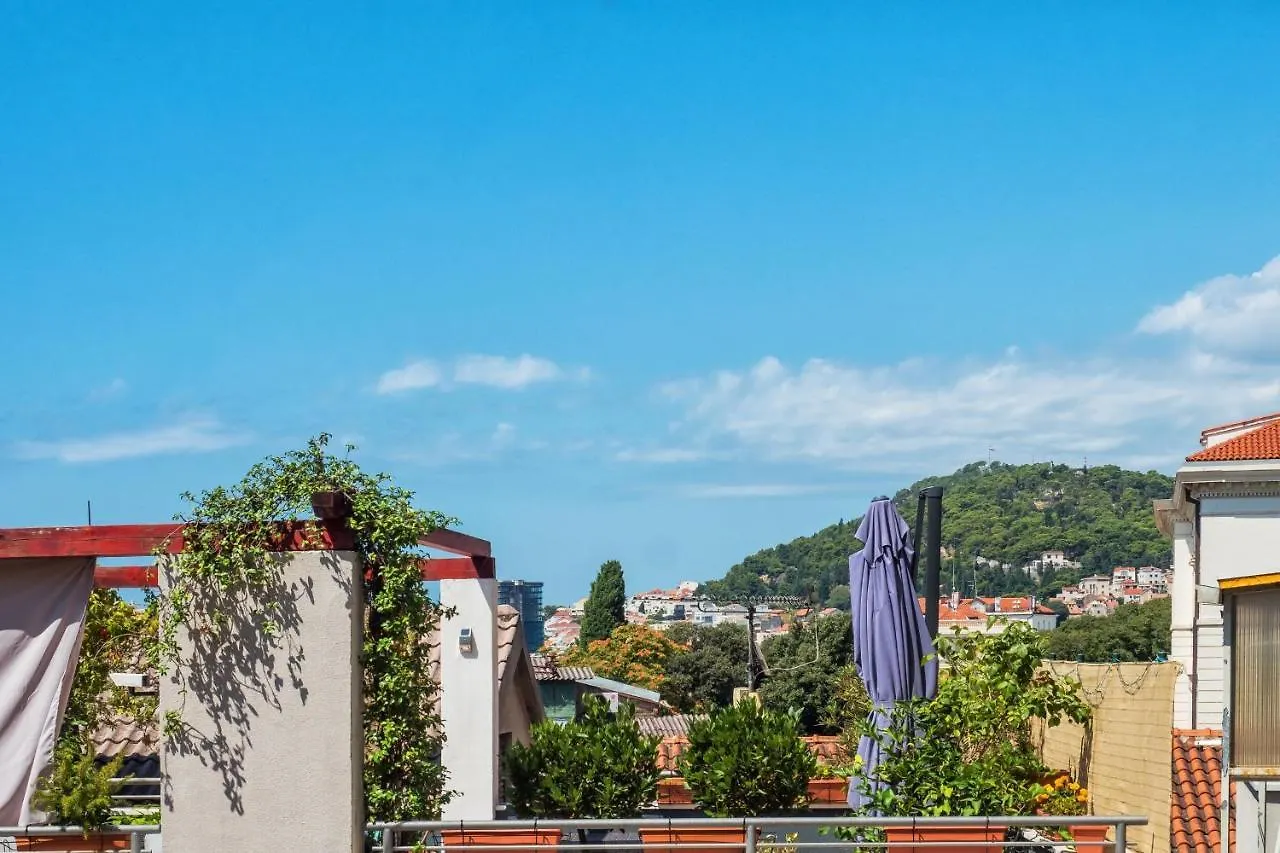 Apartment Sweet Rooms Luri Split Croatia
